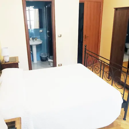 Bed & Breakfast Station 2*