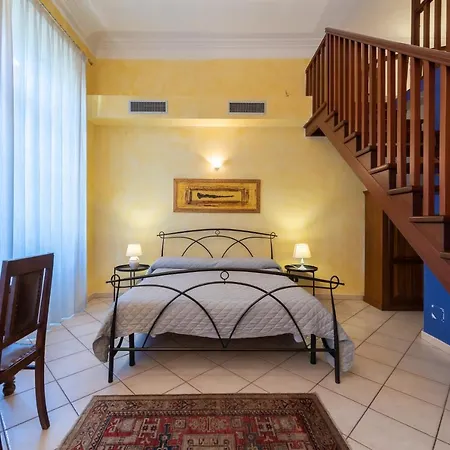 Bed & Breakfast Station 2*