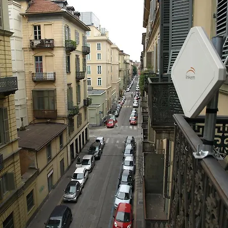 Station Oda ve Kahvaltı Torino